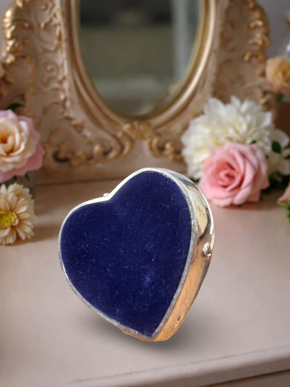 Godinger Victorian Bouquets Silver-Plated Heart-Shaped Ring Holder With Flora - Picture 3 of 7